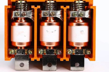 高壓真空開關(guān)管出現(xiàn)黃斑，這幾點(diǎn)原因需掌握！